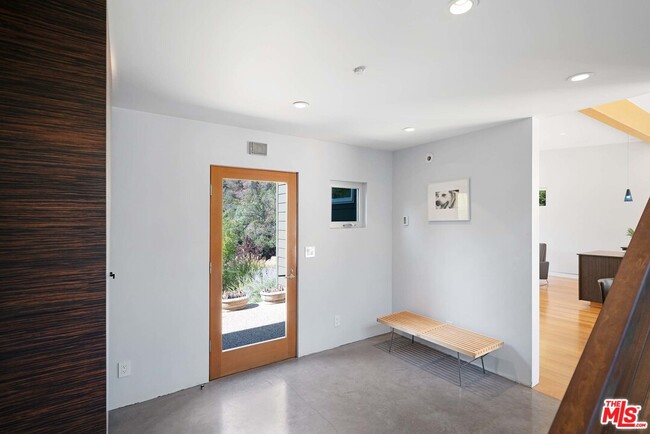 Building Photo - 544 Glen Trail