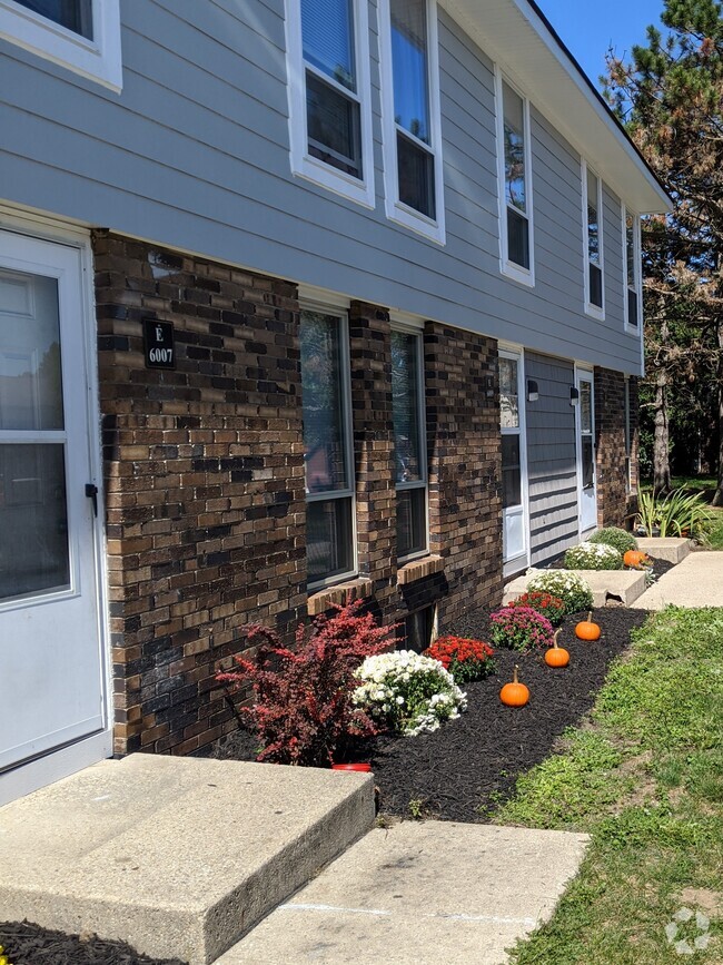 Building Photo - Maple Canyon Apartments