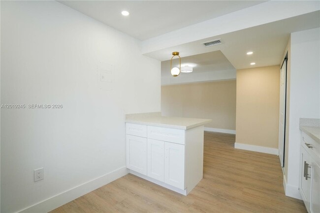 Building Photo - 6960 Rue Vendome