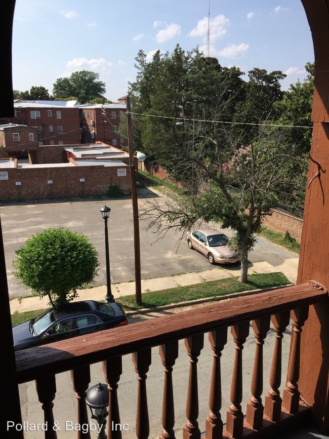 Building Photo - 509 N Mulberry St