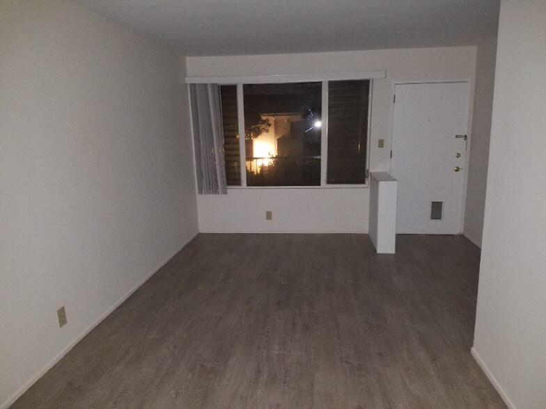 Building Photo - 8863 Alcott St