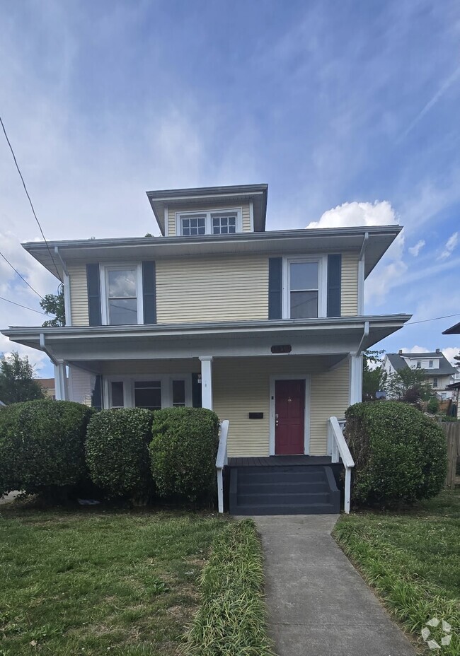 Building Photo - 1919 Hanover Ave NW