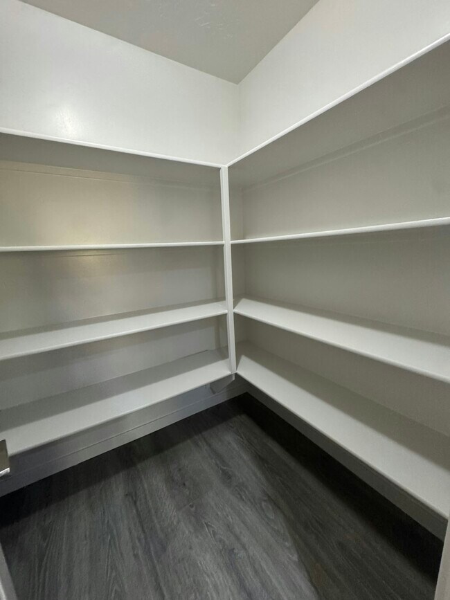 Building Photo - 10496 W Daylily Ct