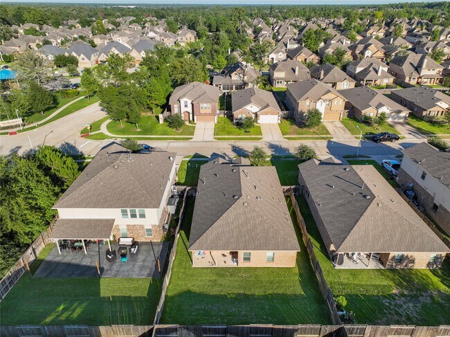Building Photo - 138 Meadow Grove Dr