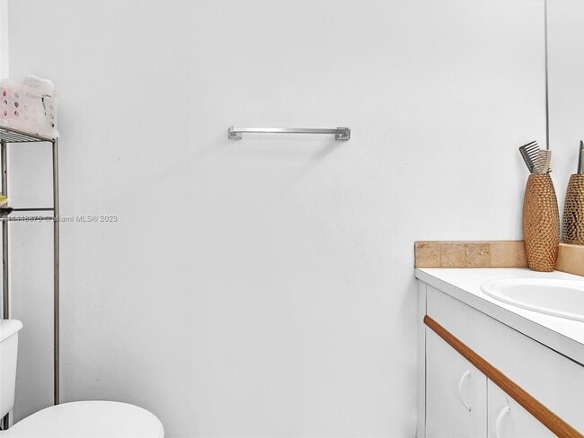 Building Photo - 326 SW 120th Ave