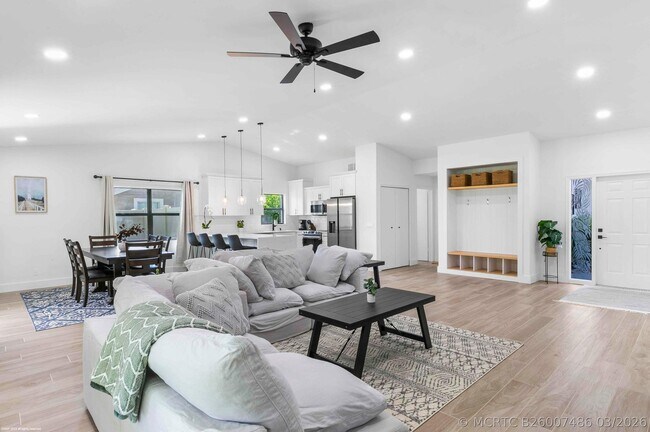 Building Photo - 13781 Barberry Dr
