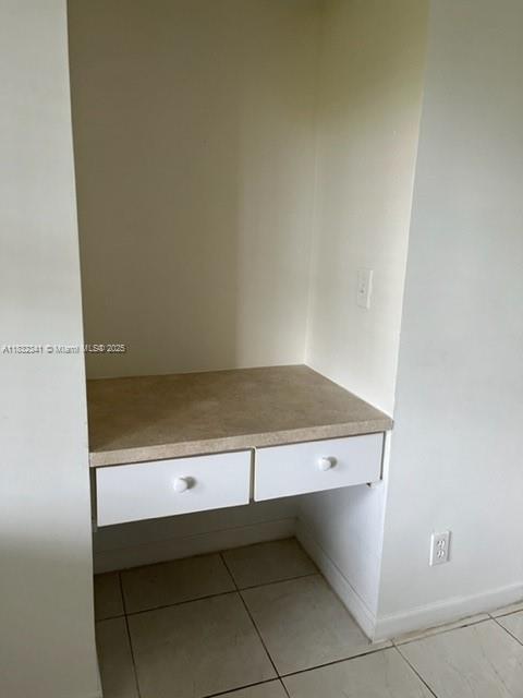 Building Photo - 9999 Summerbreeze Dr