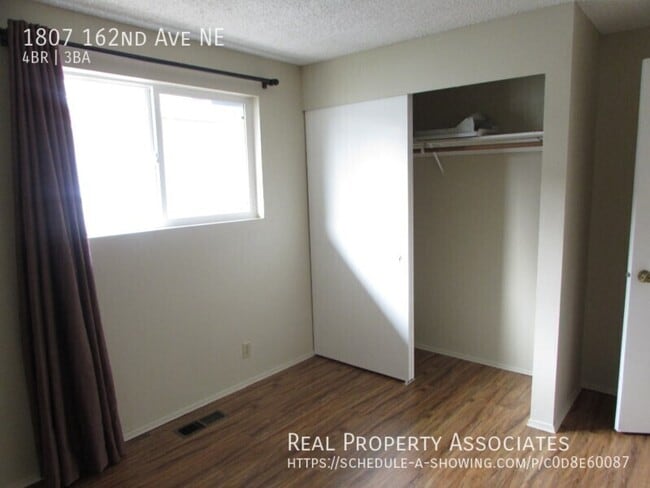 Building Photo - 1807 162nd Ave NE