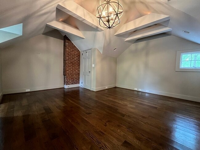 Building Photo - 373 Hillside Ave