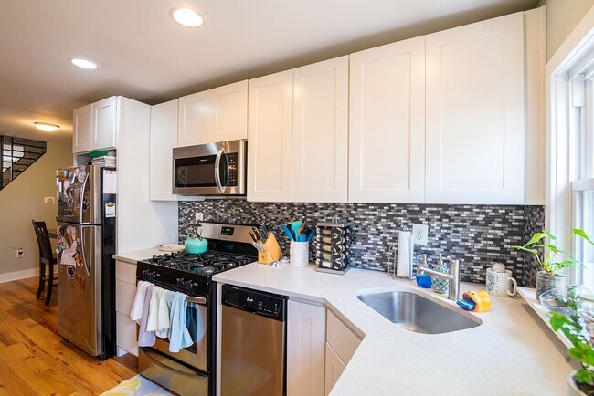 Building Photo - Charming Two Bedroom in Fishtown