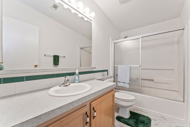 Building Photo - 8913 SW Chevy Cir