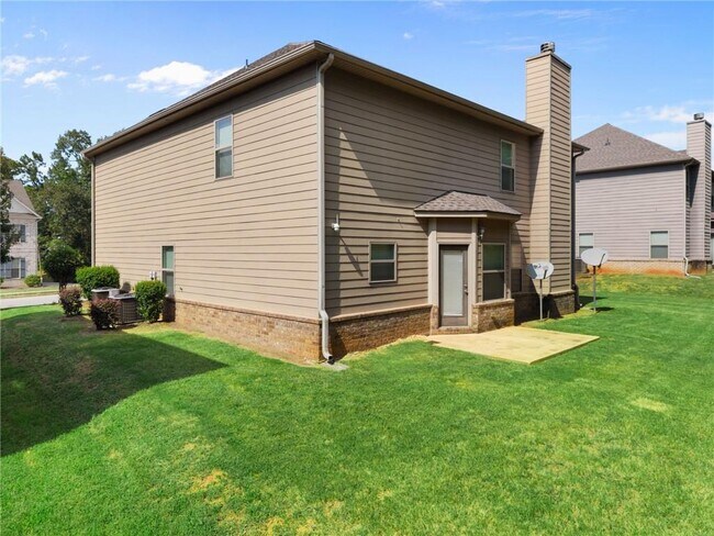 Building Photo - 165 Regency Pl