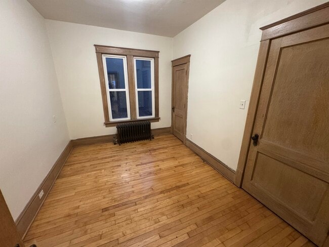 Building Photo - 303 Doty St