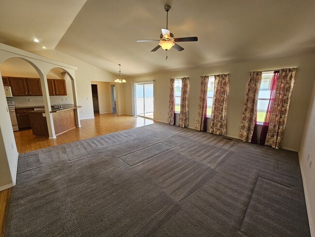 Building Photo - Beautiful Home In Greenacres