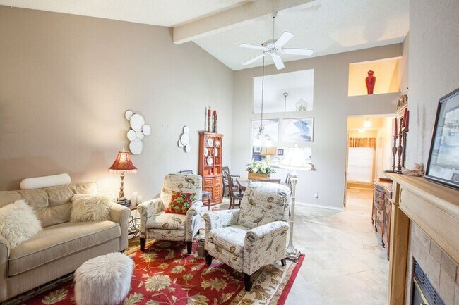 Building Photo - 2902 Post Oak Dr