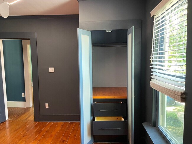 Building Photo - 946 Hunter Ave