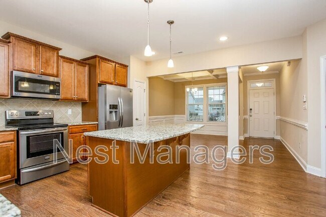 Building Photo - 674 Stonebriar Ave