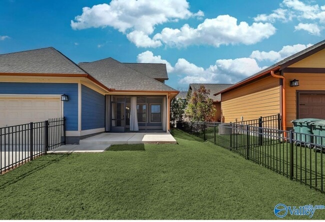 Building Photo - 1524 Trek St