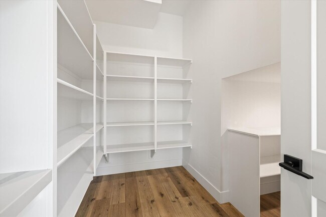 Building Photo - Luxury 5-Bed + Bonus + RV Garage Home for Lease in Dry Creek Ranch