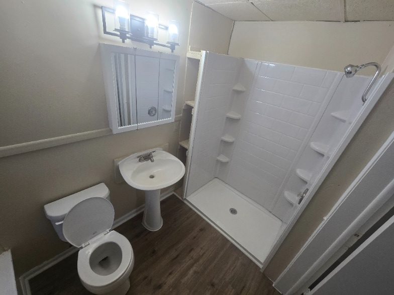 Building Photo - 1310 Home Pl