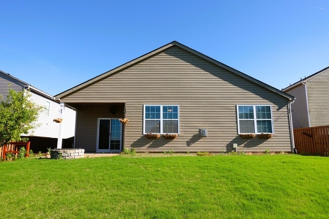 Building Photo - 310 Cabot Hill Ln