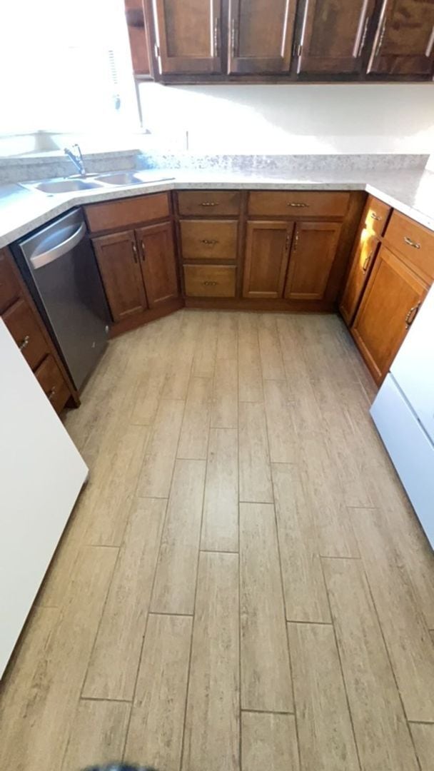 Building Photo - 2BD/1BATH - NORTHWEST GARAGE, LANDSCAPED YARD & WASHER/DRYER HOOKUP