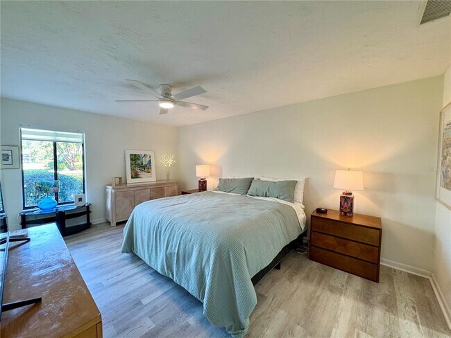 Building Photo - 5222 Myrtle Wood