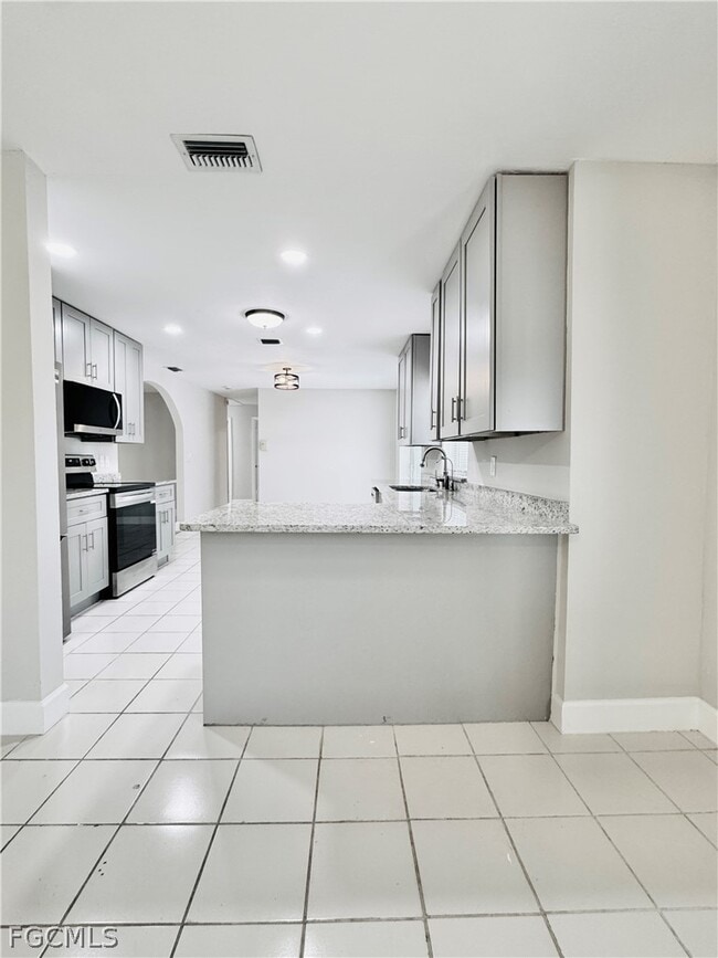 Building Photo - 5015 Lee Blvd