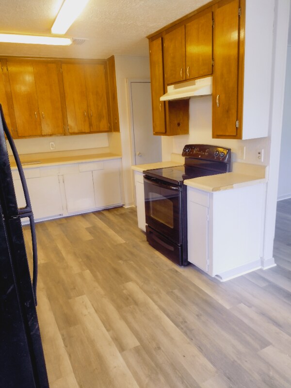 Building Photo - 755 Ernona St