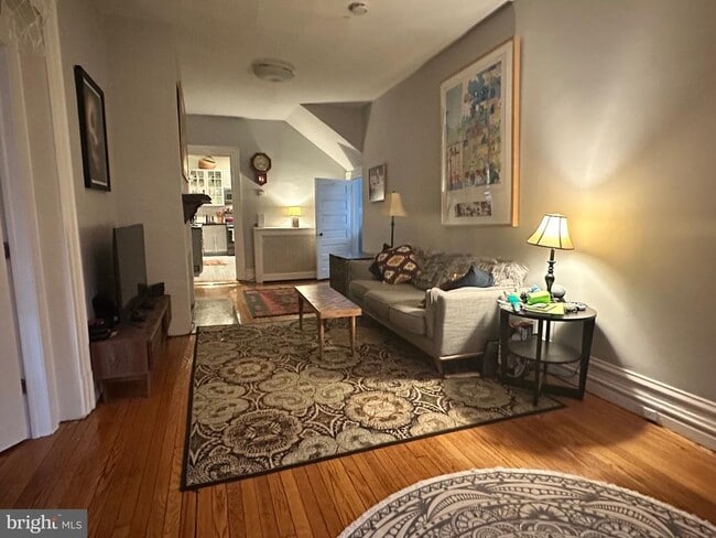 Building Photo - 111 E Gorgas Ln