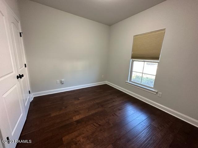 Building Photo - 300 Sparrowhawk St