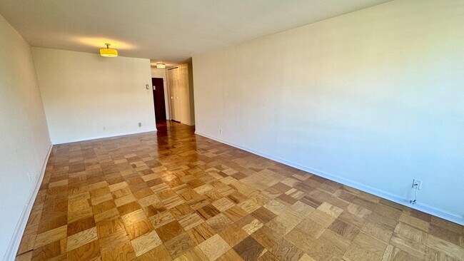 Building Photo - 1425 4th St SW