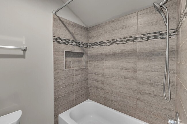 Building Photo - Modern Townhome Living in the Heart of Wed...