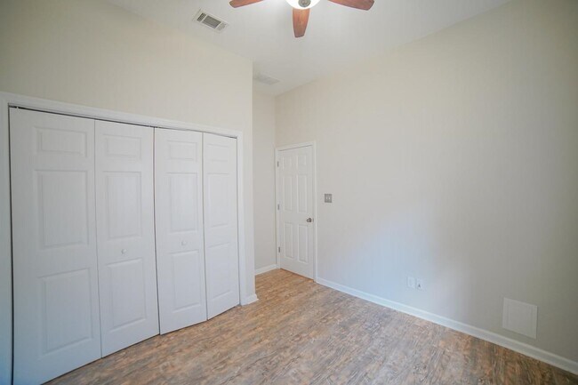 Building Photo - 5569 Hampton Hill Cir