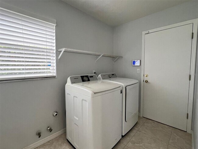 Building Photo - 1831 Abbots Hill Dr