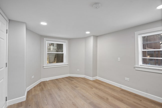 Building Photo - 3751 N Clifton Ave