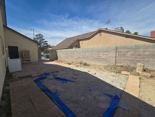 Building Photo - Get $2125 Off of May 2026 if you move in by 3/31 Spacious 4 Bedroom Home with 2 Car Garage