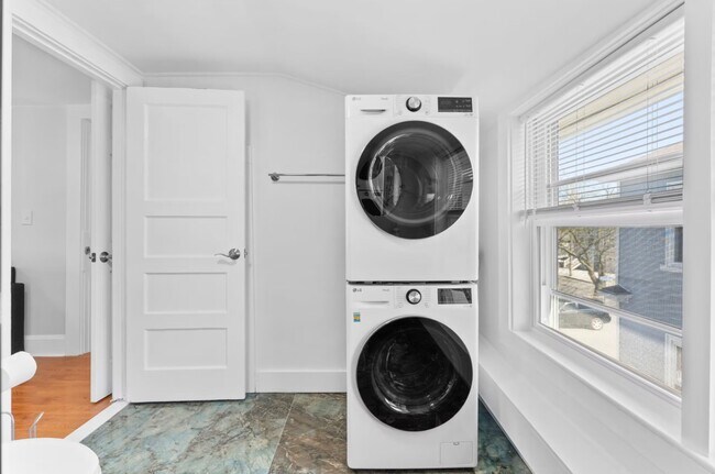 Building Photo - 67 Curtis Rd