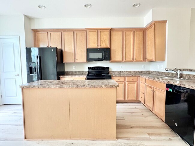 Building Photo - 127 Streamview Dr