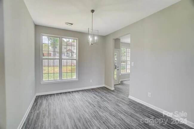Building Photo - 9839 Brawley Ln