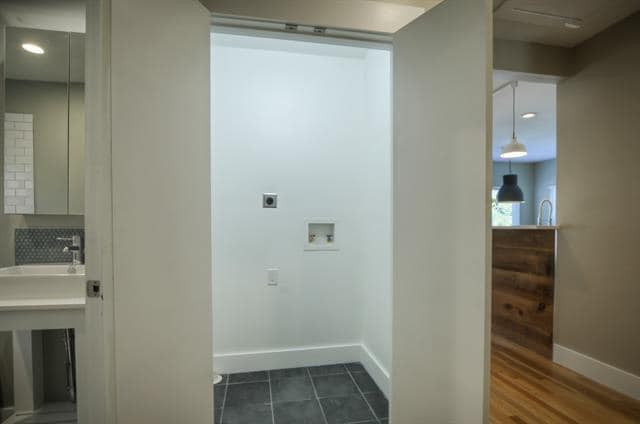 Building Photo - 5018 Homer St