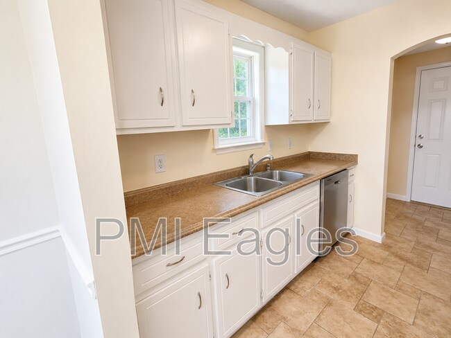 Building Photo - 1140 Timothy Ave