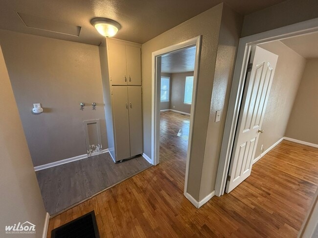 Building Photo - Newly Remodeled 2BR/1BA House with Bonus R...