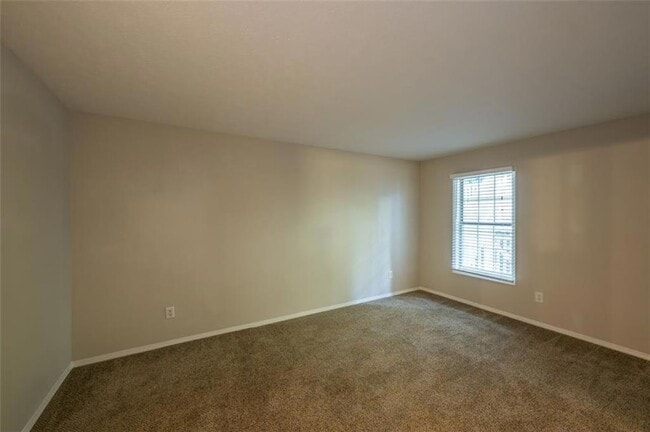 Building Photo - 602 Augusta Dr