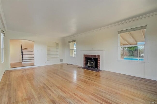 Building Photo - 10847 Balboa Blvd