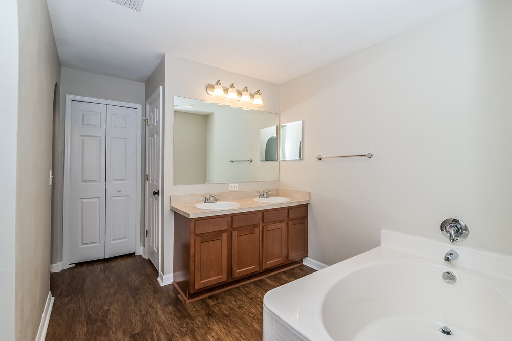 Building Photo - 3017 Sunset Ridge Dr