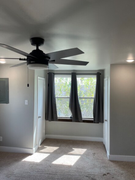 Building Photo - 2106 Stonewall St