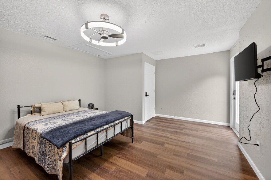 Building Photo - 1057 Tropical Ave NW