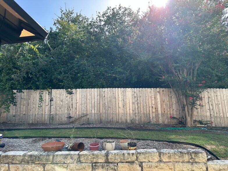 Building Photo - 10416 Canyon Vista Way