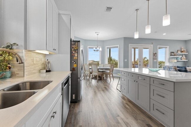 Building Photo - 4111 Isla Del Sol Dr